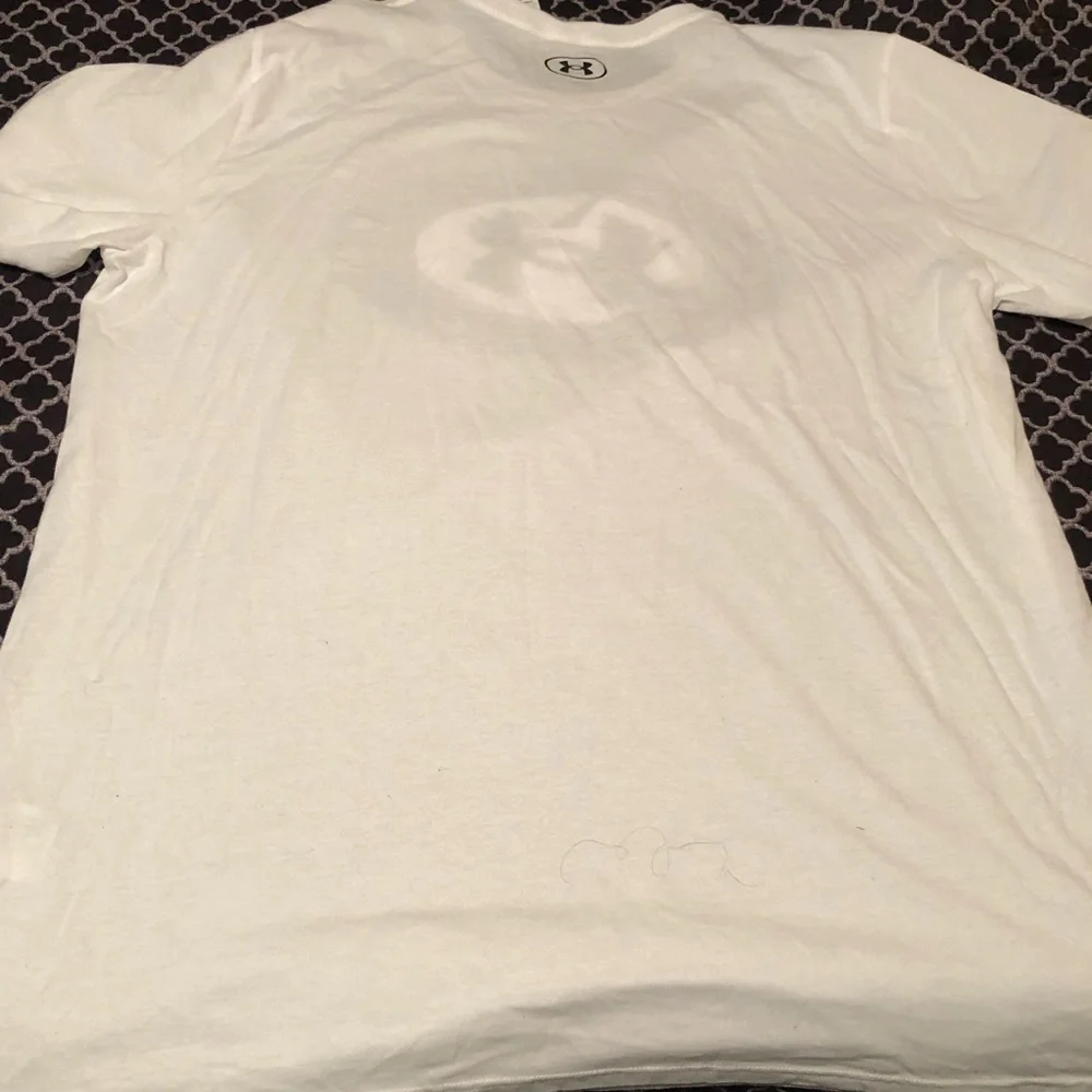 Under Armour Mens Football Iced Out White T-Shirt Sz 2XL Short Sleeve V22
